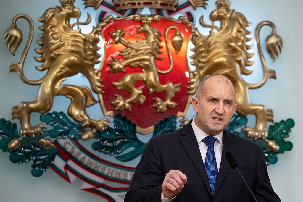 Bulgaria's president resigns, plans to run for parliament