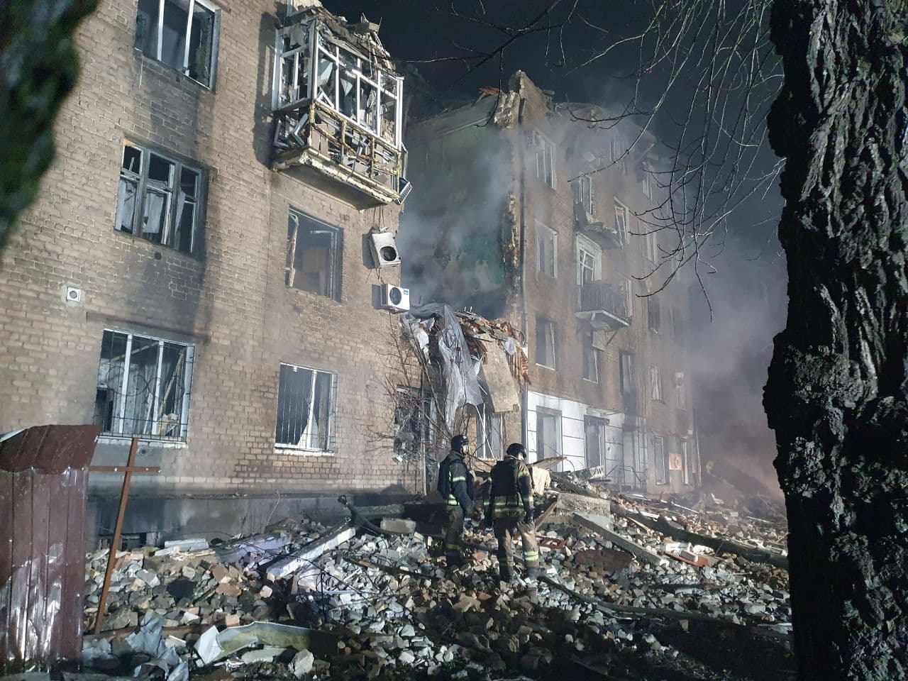 Ukraine war latest live: Nearly 6,000 apartment buildings in Kyiv without heat following massive Russian strike