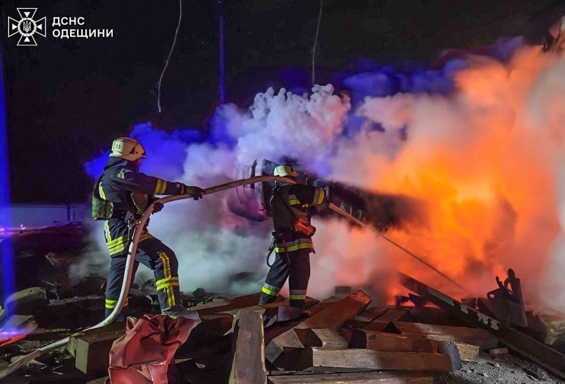 Ukraine war latest: Russian attacks kill 5 across Ukraine; Moscow seeks to disconnect Ukraine's nuclear power