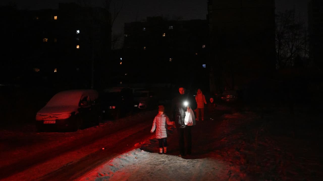 From ice to blackouts, Kyiv's most challenging winter exposes city leadership failures