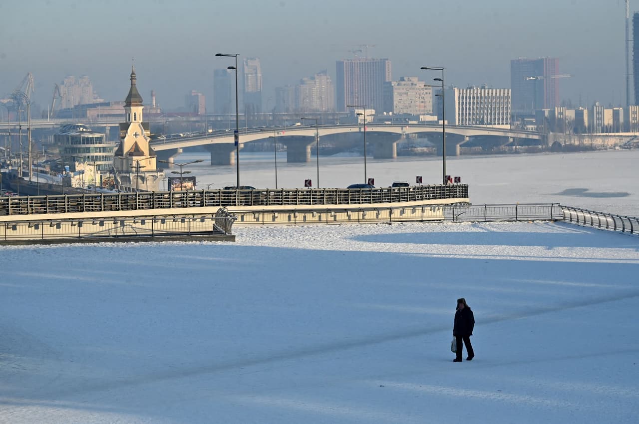 Explosions heard in Kyiv amid Russian missile attack