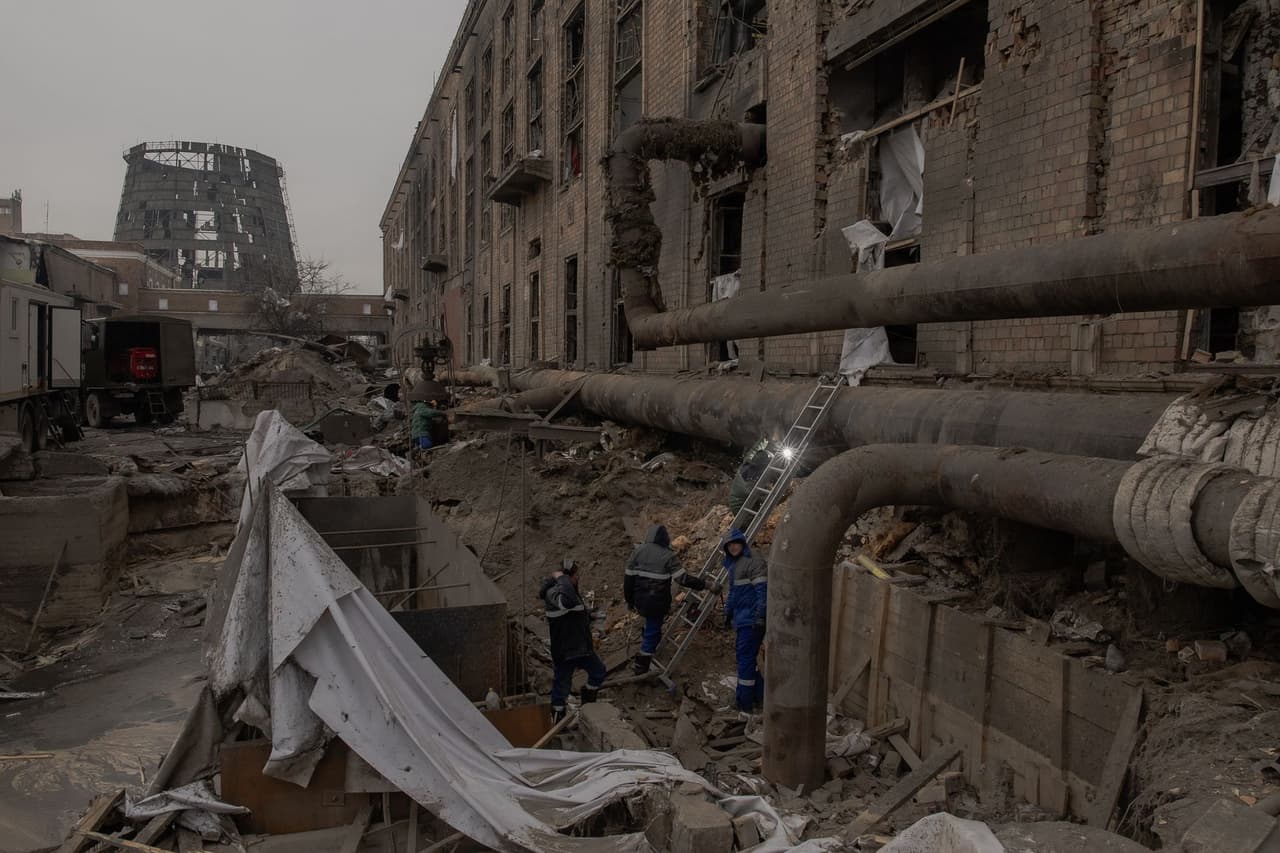 Russia will likely strike Ukraine’s energy grid again. Kyiv still isn’t preparing