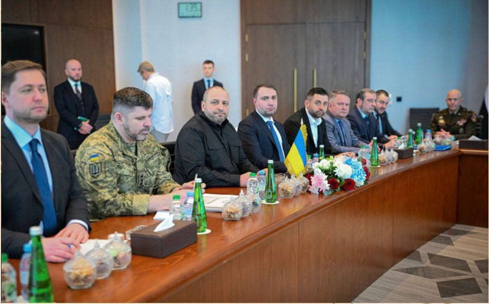 Ukraine, US, Russia begin 2nd day of peace talks in Abu Dhabi