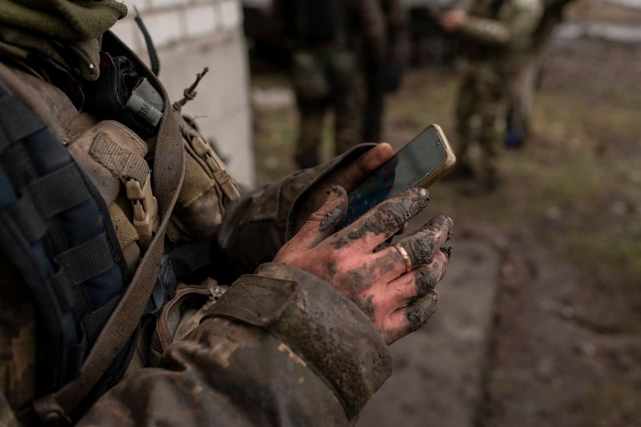 Ukraine developing new system to restrict soldiers' access to online gambling, ministry says