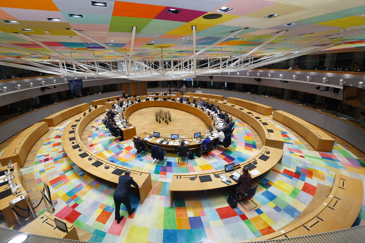 Ukraine edges closer to budget oblivion as Orban refuses to budge on 90-billion loan