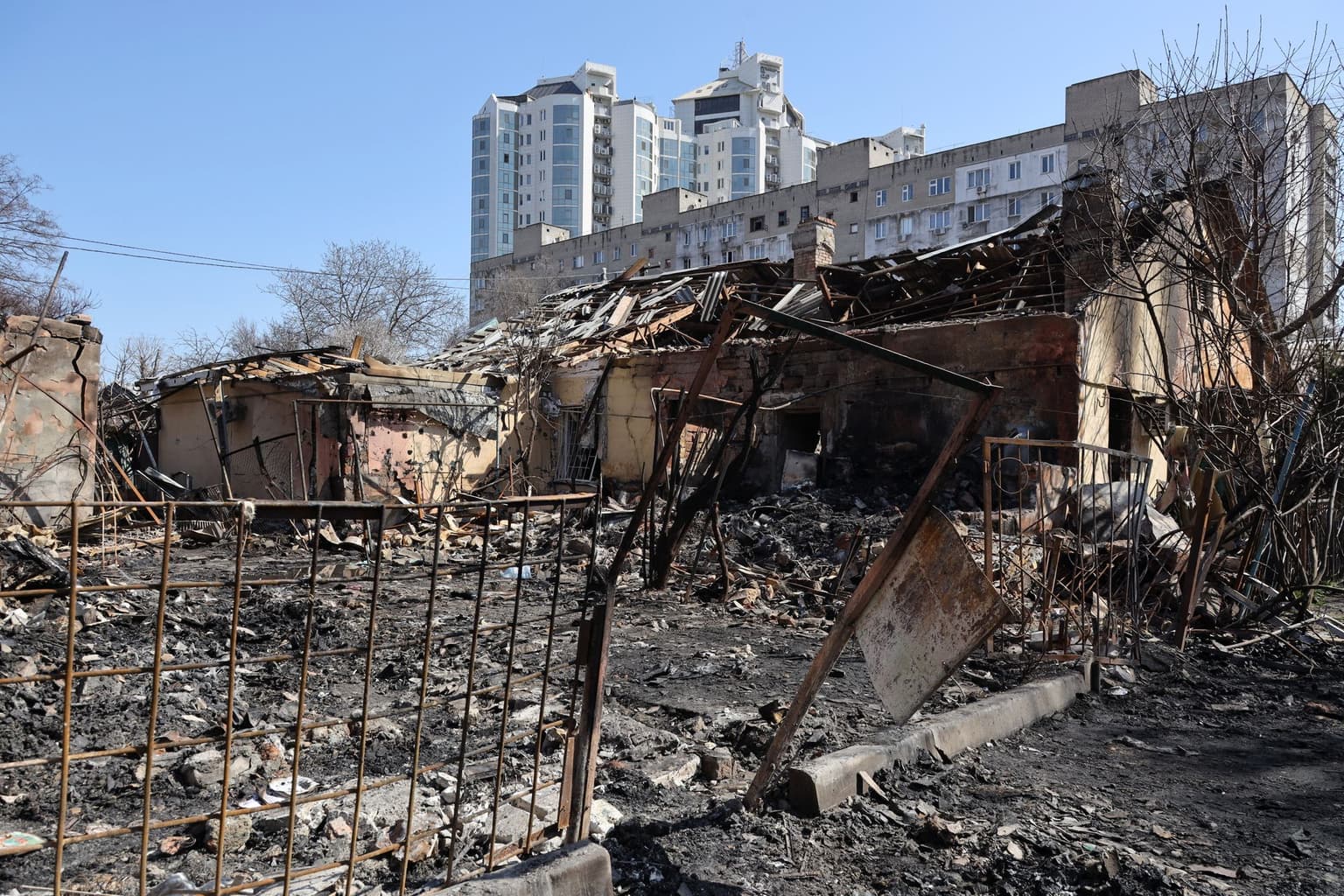 Russian attacks kill 3, injure 20 civilians in Ukraine over past day
