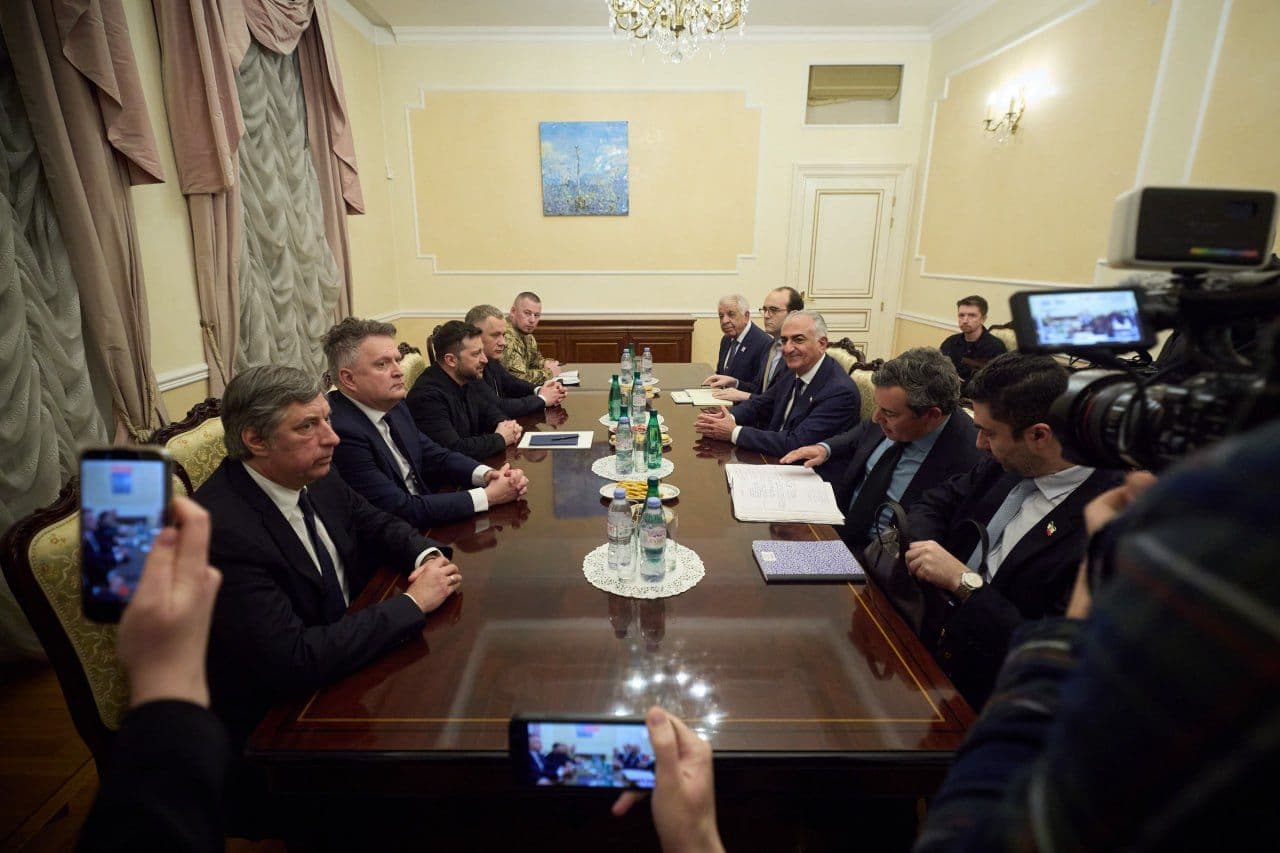 Zelensky meets exiled Iranian opposition figure Reza Pahlavi