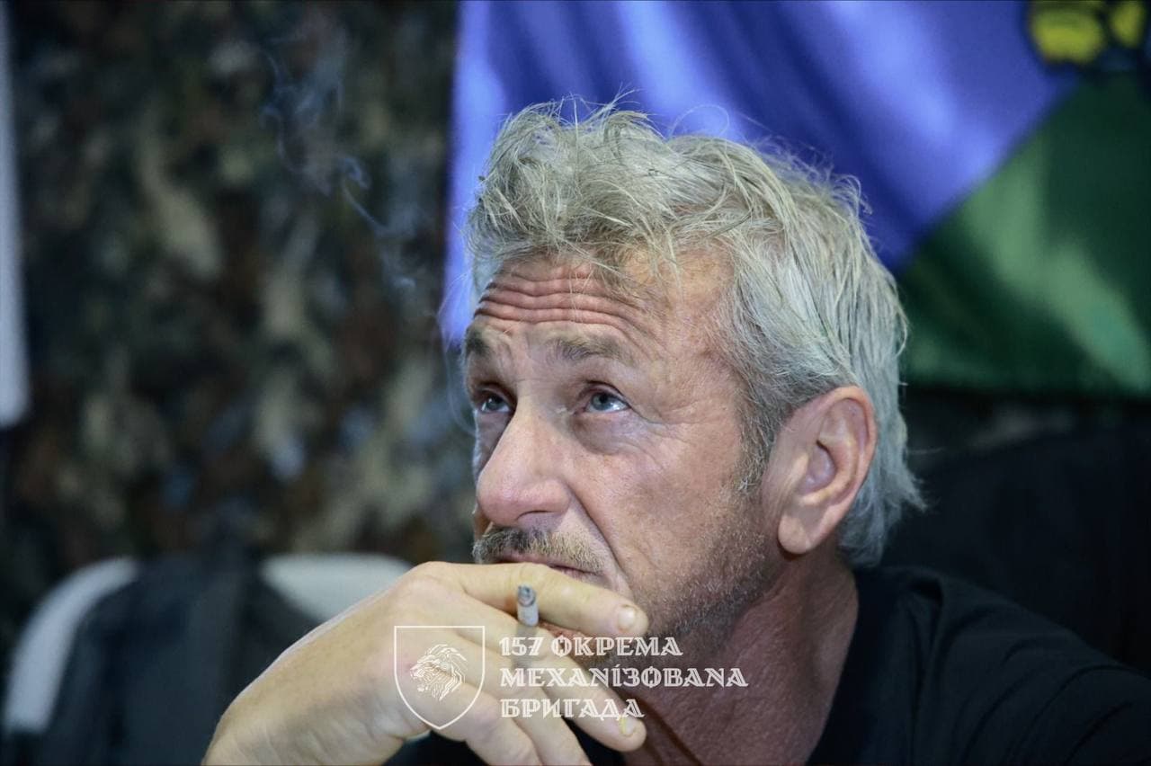 Sean Penn tours front lines in Ukraine with Zelensky's ex-chief of staff