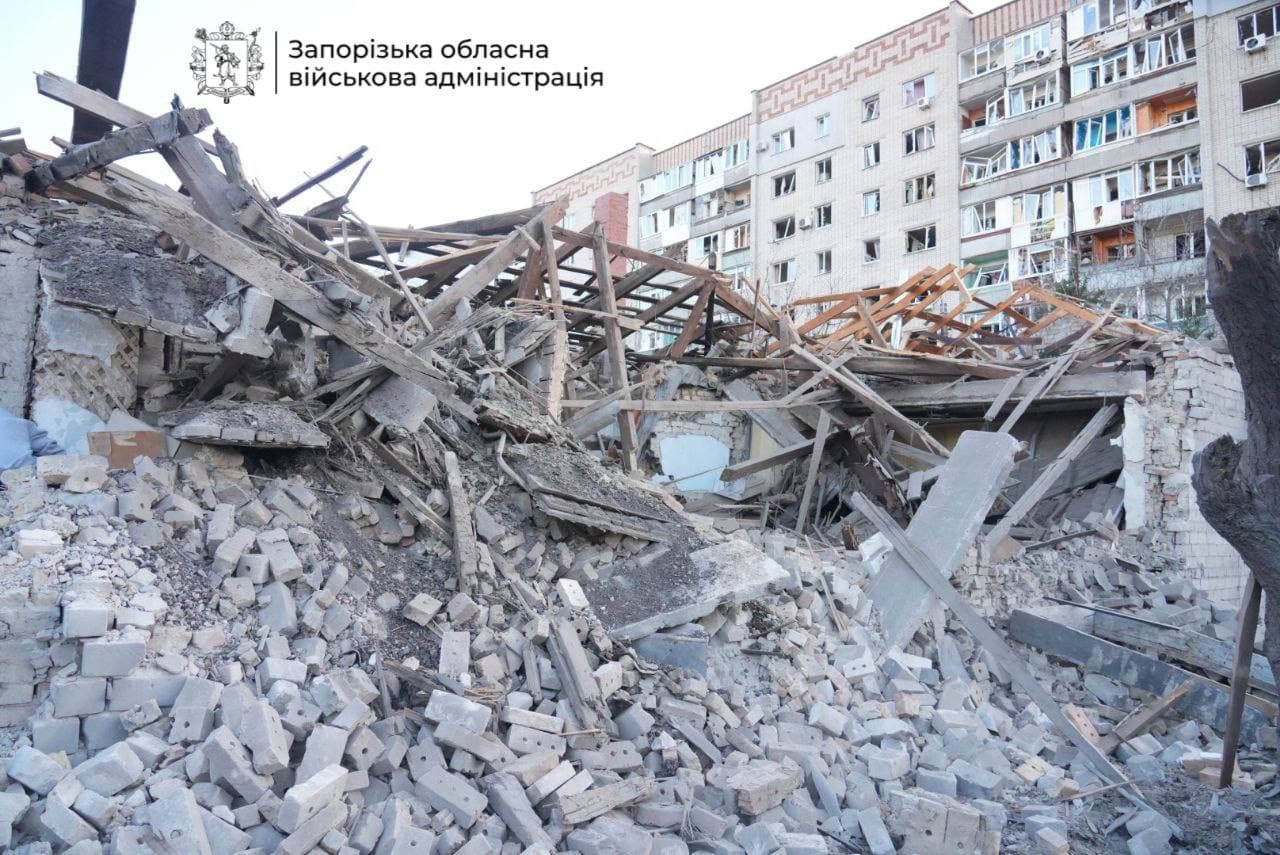 Russian strike razes homes in Zaporizhzhia, killing 1, injuring 11