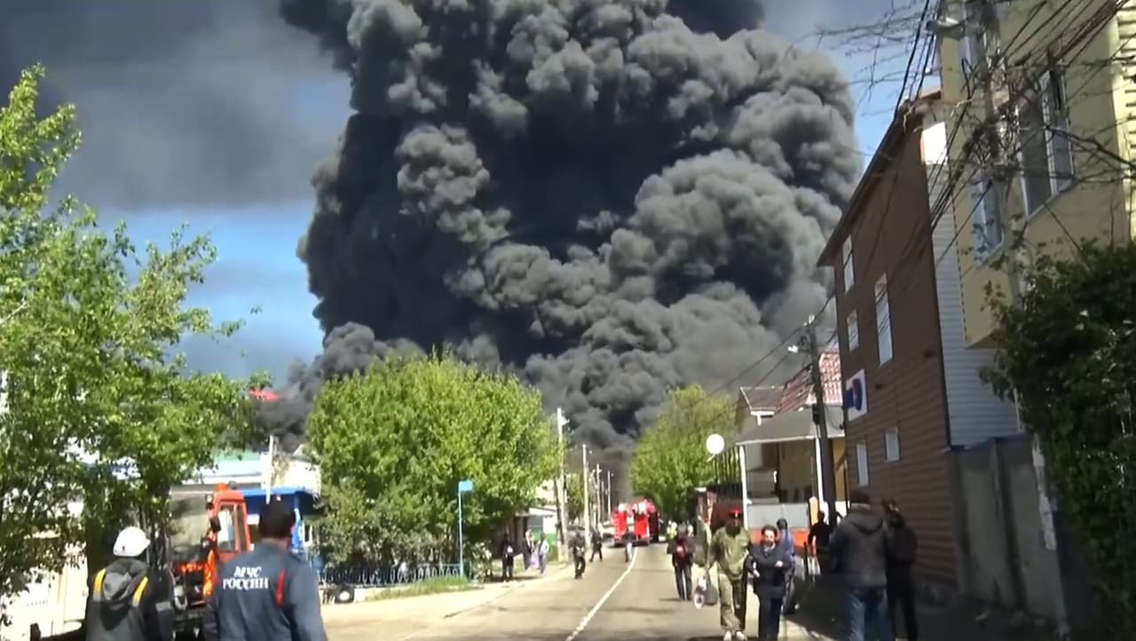 'People once envied us' — Tuapse oil fire spreads as tour operators downplay tourist season risks