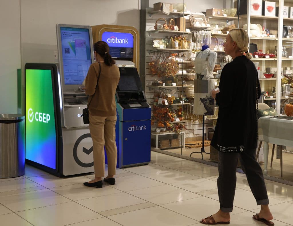 Russia's banks face major service outages amid internet crackdown