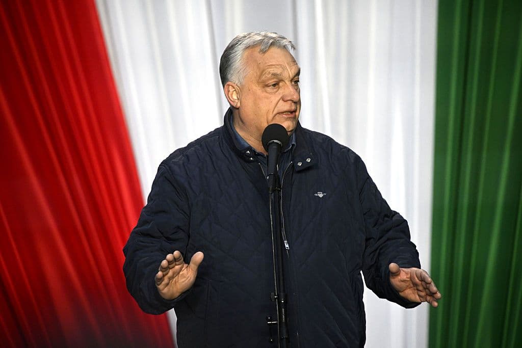 Orban to step down from parliament, but seeks to remain Fidesz leader
