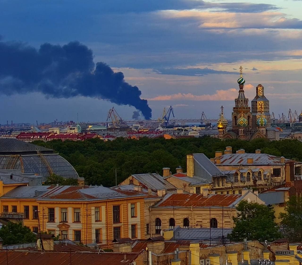 St. Petersburg Oil Terminal hit in major Ukrainian attack day after Russia's mass strike on Kyiv