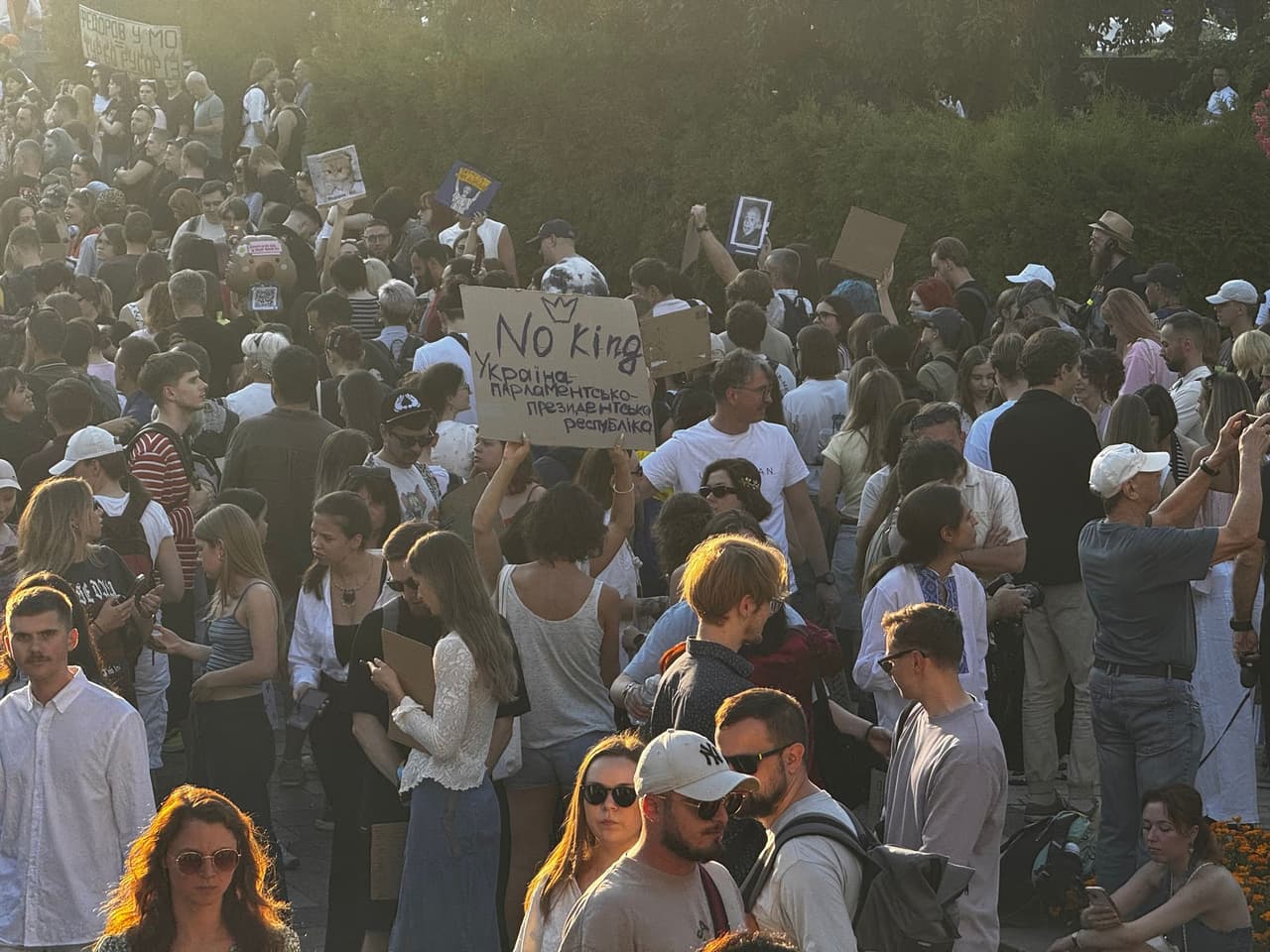 Thousands of Ukrainians gather for a march in downtown Kyiv, as protests enter 3rd week