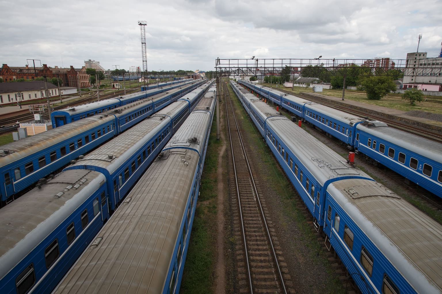 Belarus builds railway near Ukraine capable of military transport, monitoring group says