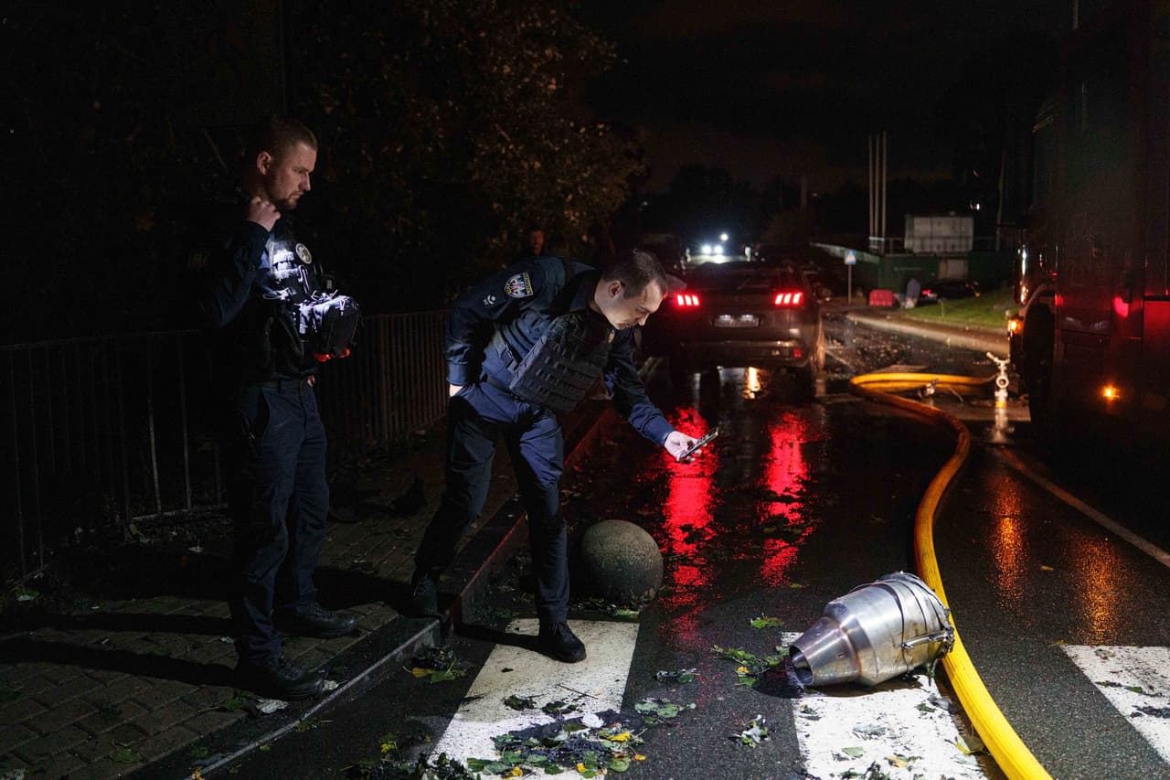 As Russian missiles slip through Kyiv's air defenses without warning, officials say US intelligence sharing remains intact. For now