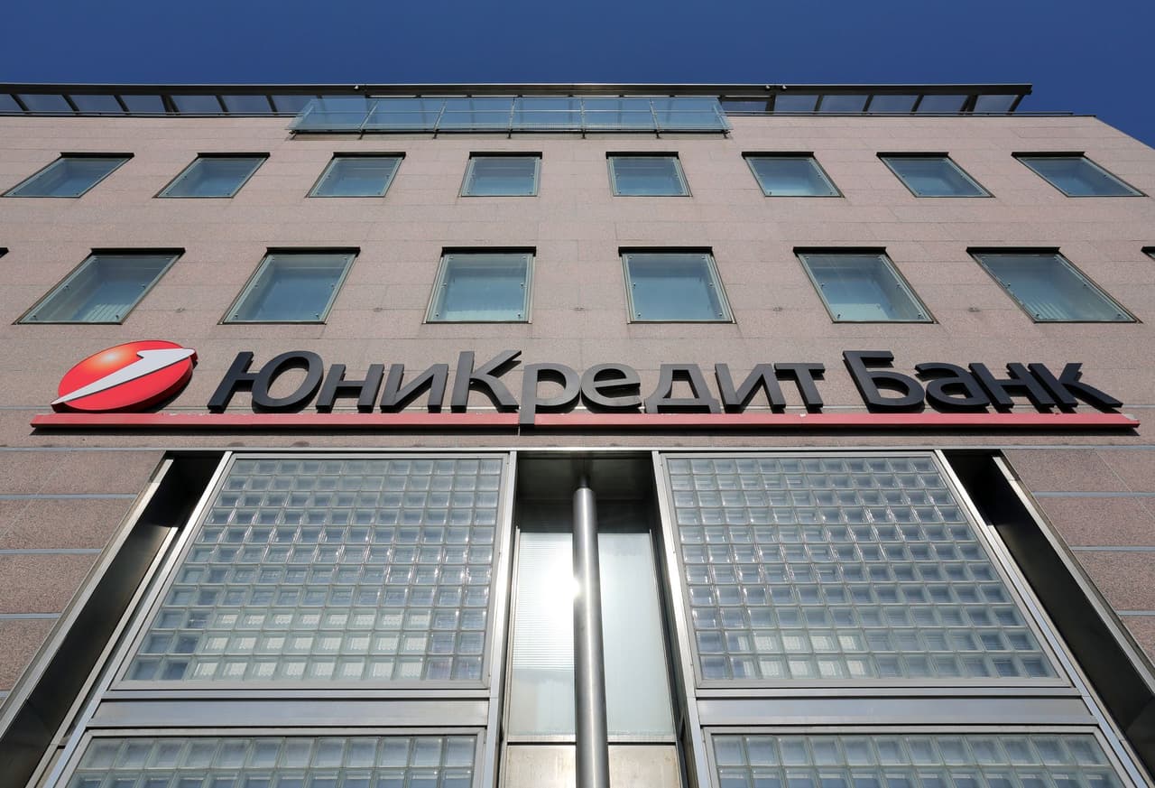 Putin allows Italy's UniCredit banking group to reorganize, sell Russian subsidiary