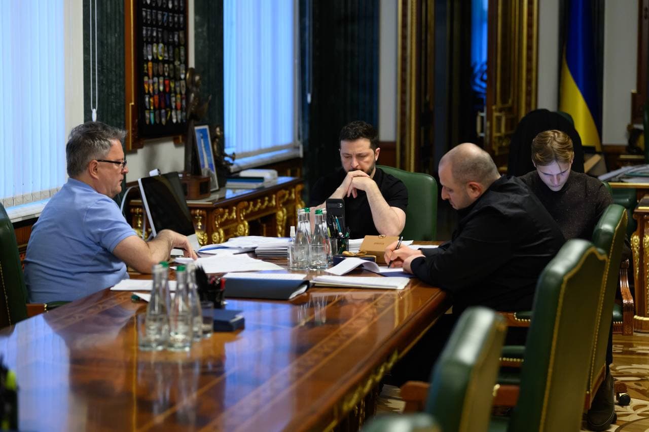 'A great deal depends on America's position' — Zelensky holds call with Trump's peace envoys as US pivots to Moscow's side
