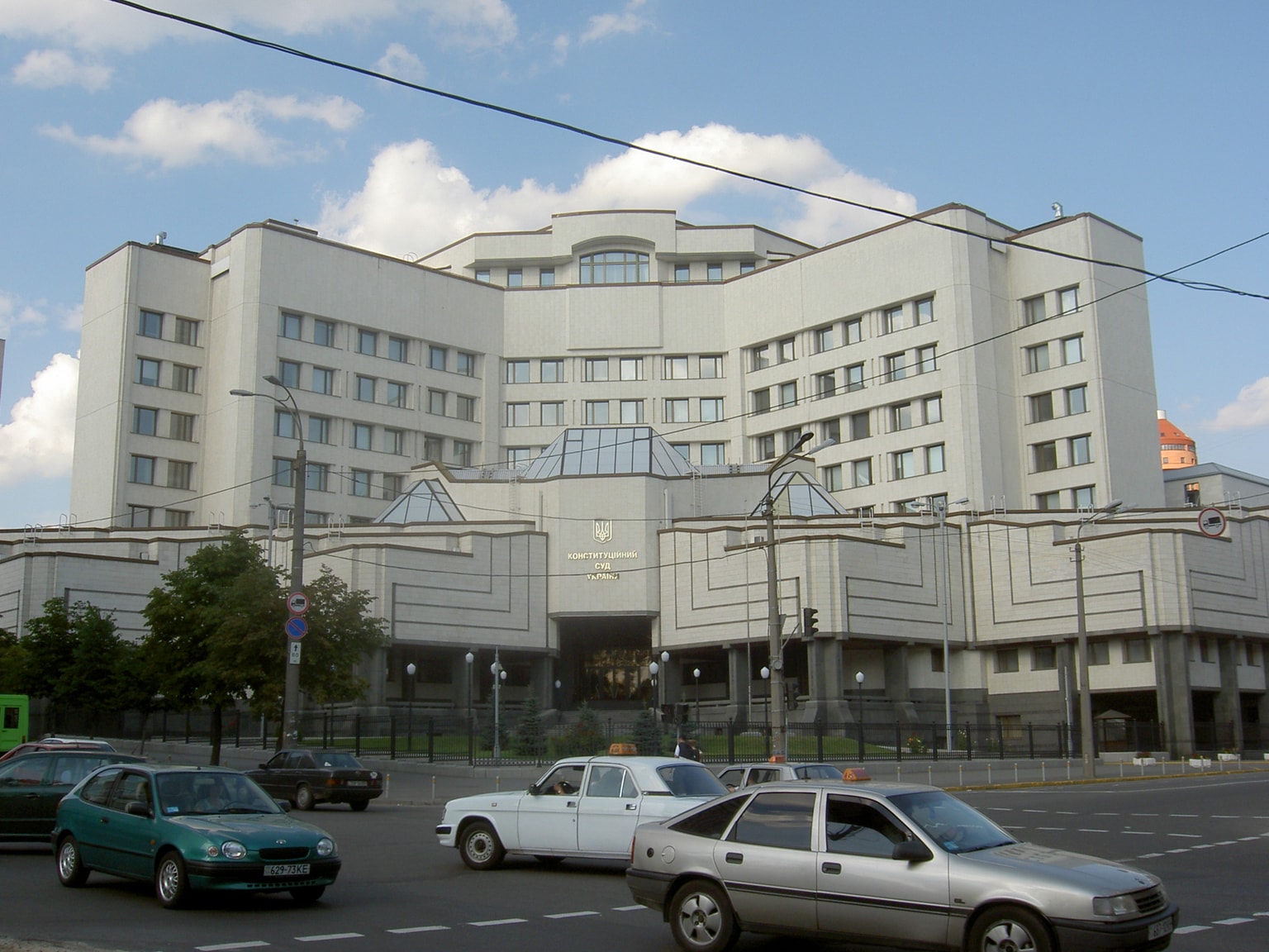 Experts: Parliament derails Ukraine's European integration by passing Constitutional Court bill.