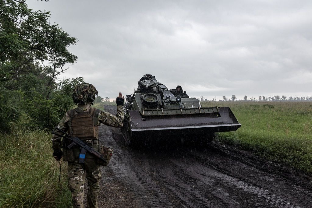 Court in Khmelnytskyi Oblast releases 50 prisoners to join army after new conscription law