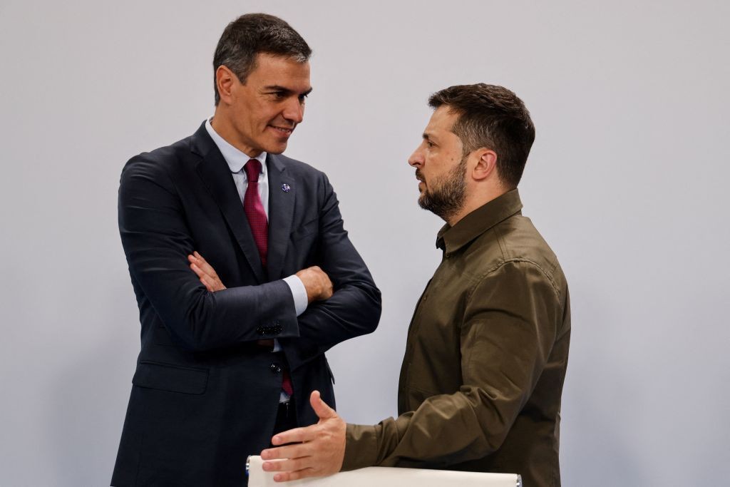 Spanish PM Sanchez calls for increased EU defense spending in response to threats from Russia
