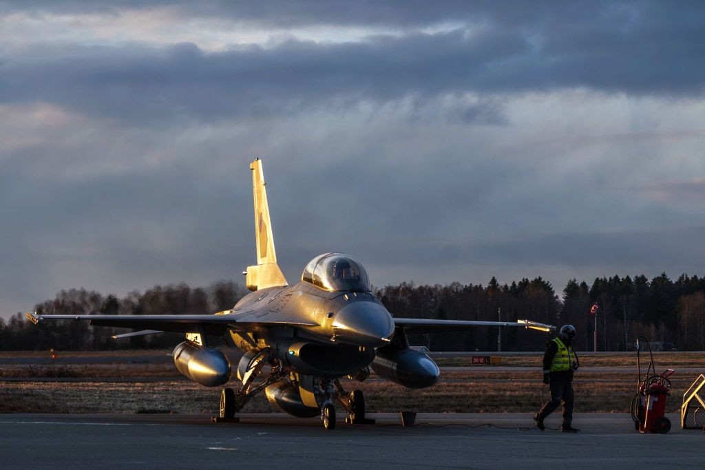 Czech Republic to train up to 8 Ukrainian F-16 pilots this year