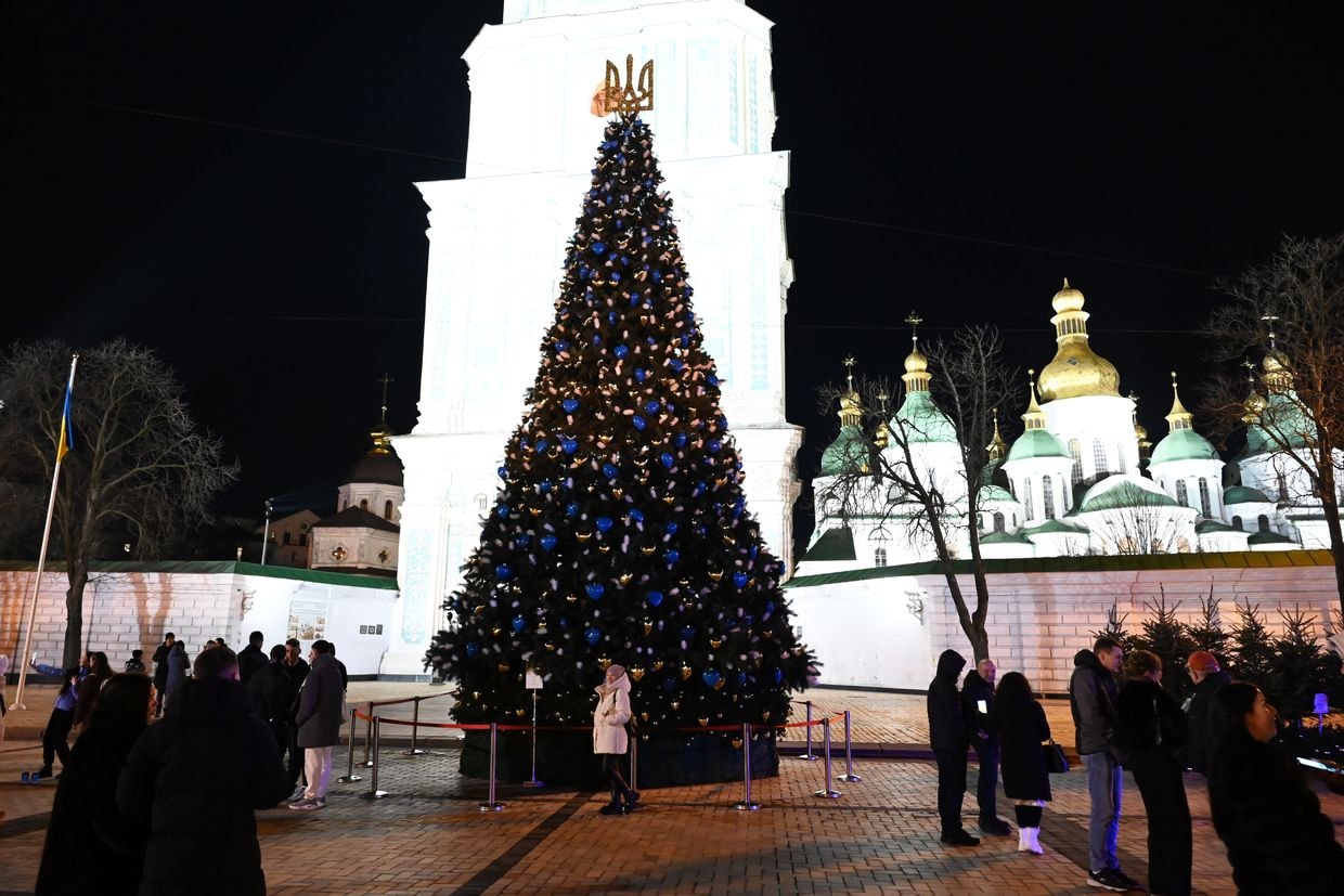 Ukraine celebrates New Year amid Russian drone attack (Photos)