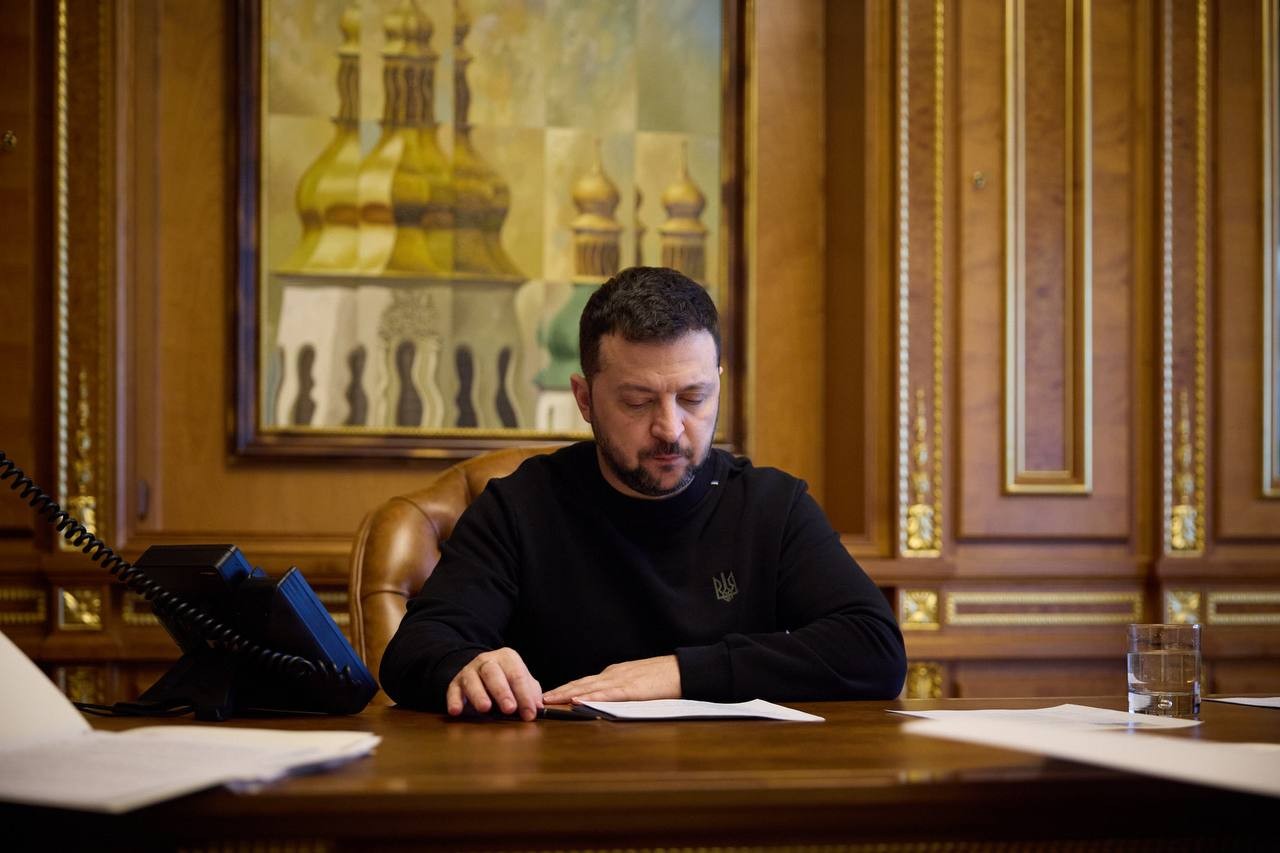 Zelensky signs decree to synchronize Russia sanctions with EU, G7