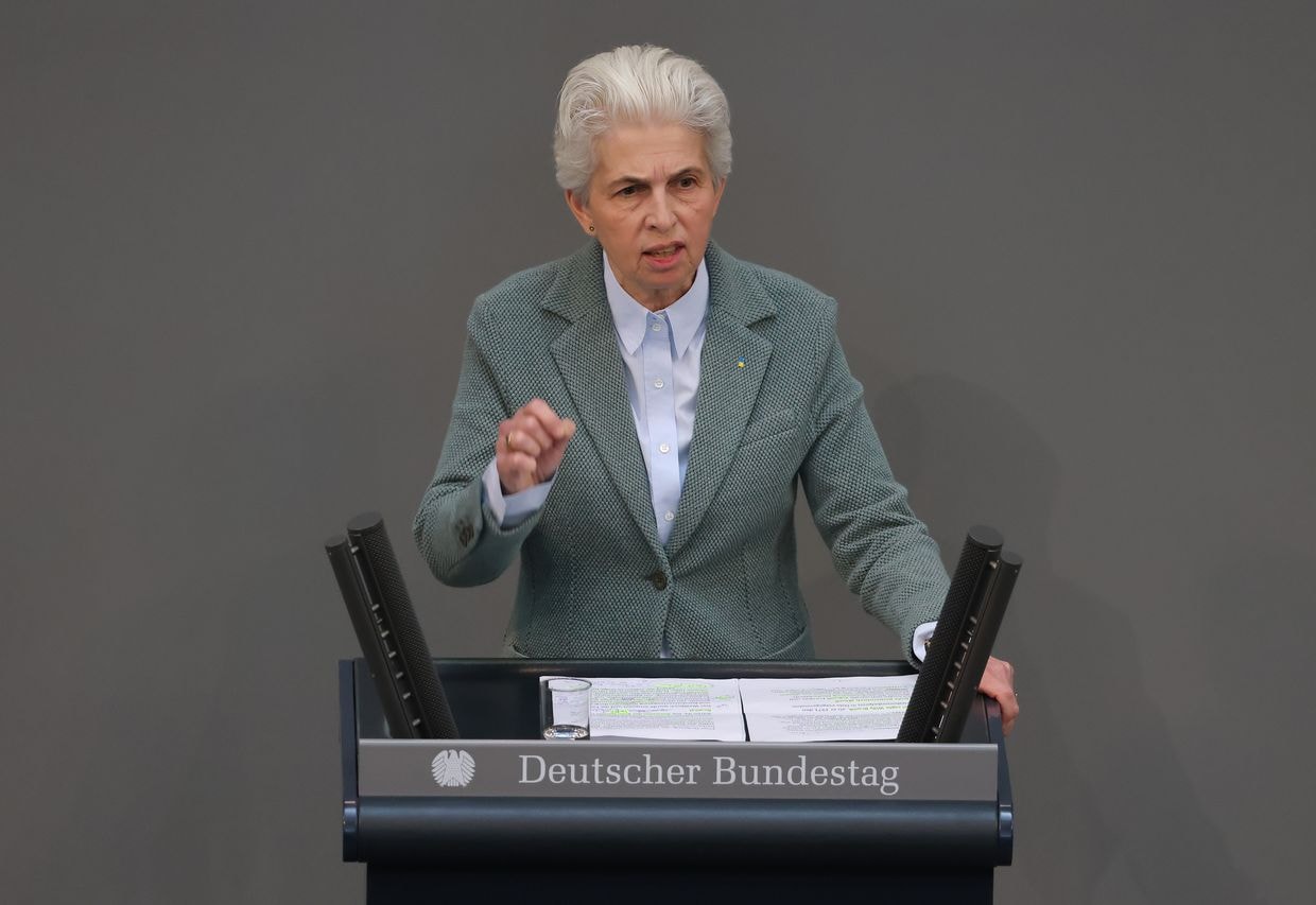 German defense committee chief says Russia's attack on Germany a realistic scenario