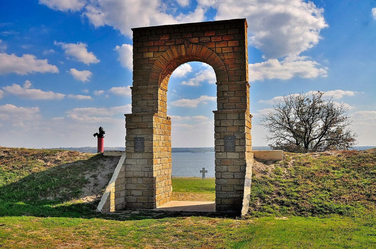 Russian attacks hit 18th-century national monument of Cossack period in Kherson Oblast