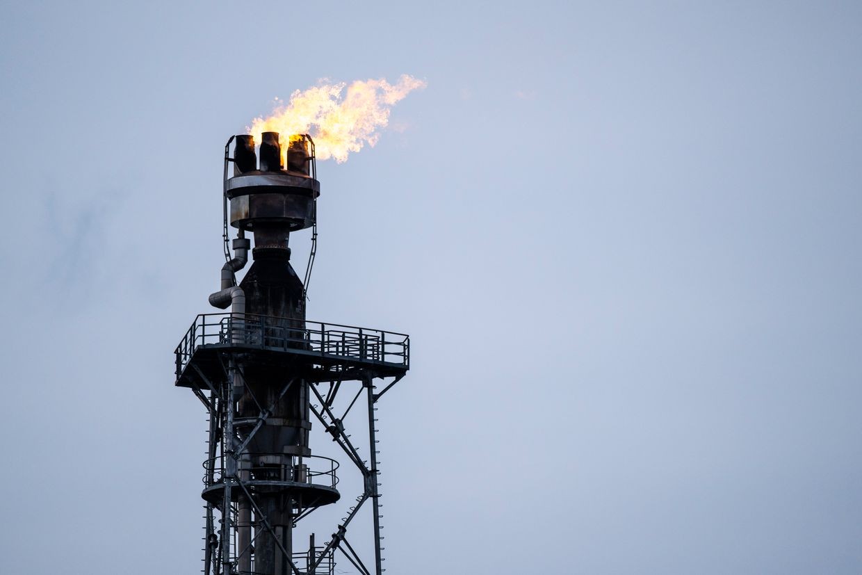 Russian governor confirms fire at Kuibyshev oil refinery, claims drone attack