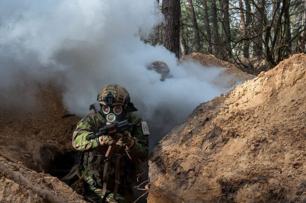 Military: Russian forces using chemical weapons to storm Ocheretyne, situation 'difficult'