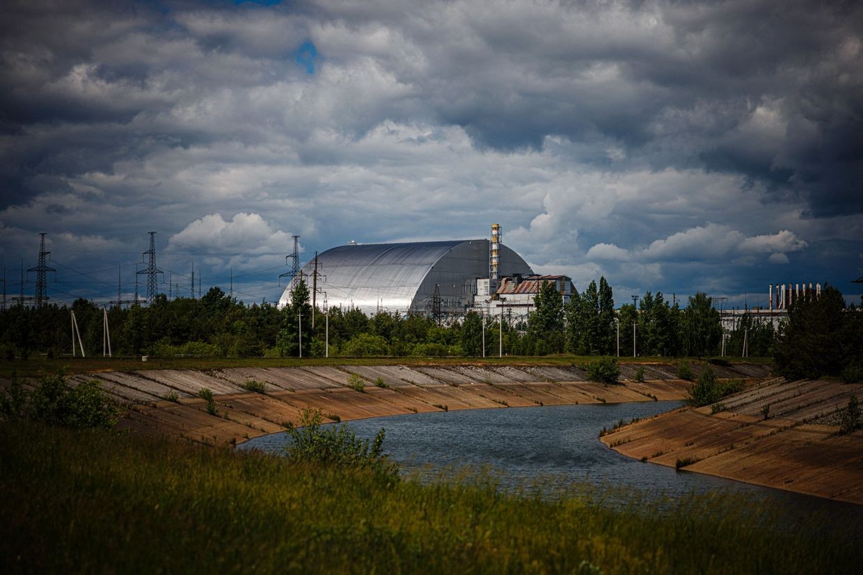 Russia attacked Chornobyl Nuclear Plant in February, damaging confinement. Can it be fully restored?