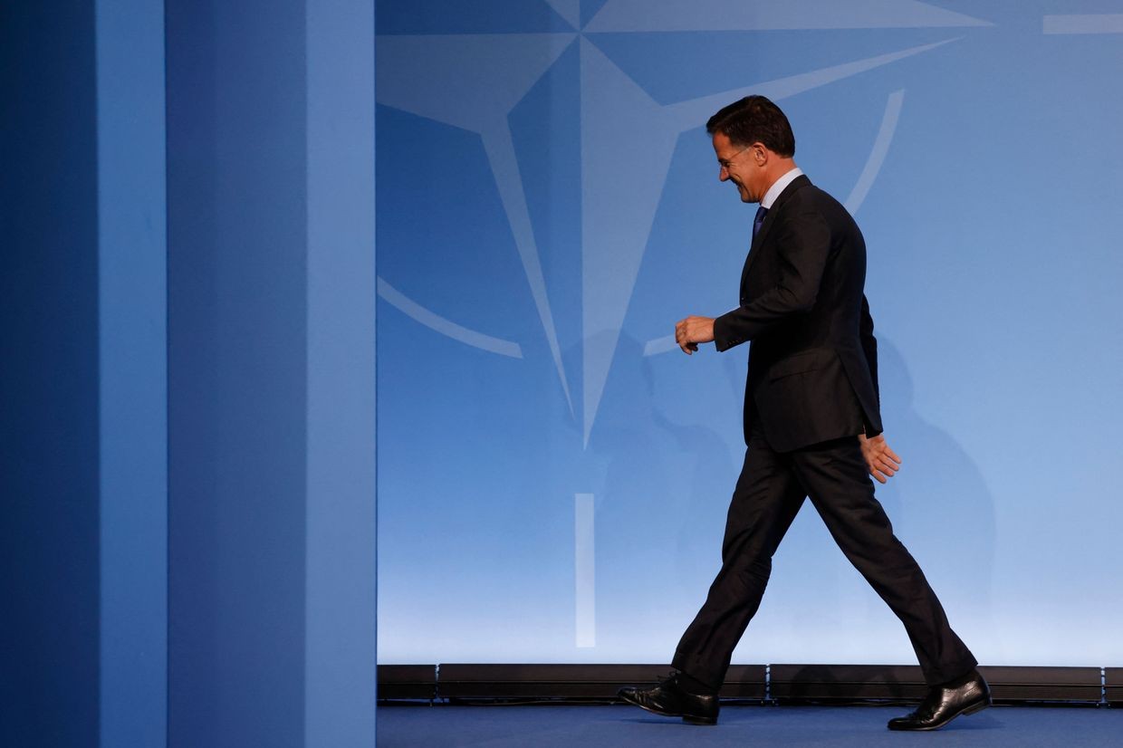 NATO chief to urge US not to force Russia-friendly deal on Ukraine, FT reports