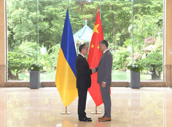 Kuleba holds more than 3 hours of talks with Chinese FM
