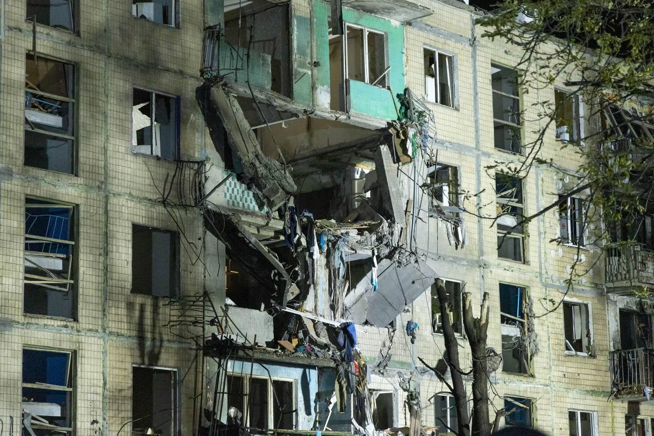 Russian attacks against Ukraine kill 2, injure 41 over past day