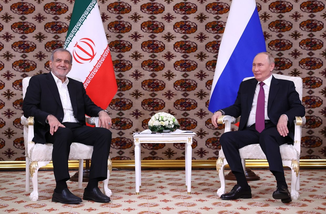 Trump announces Iran nuclear talks, Russia ready to mediate