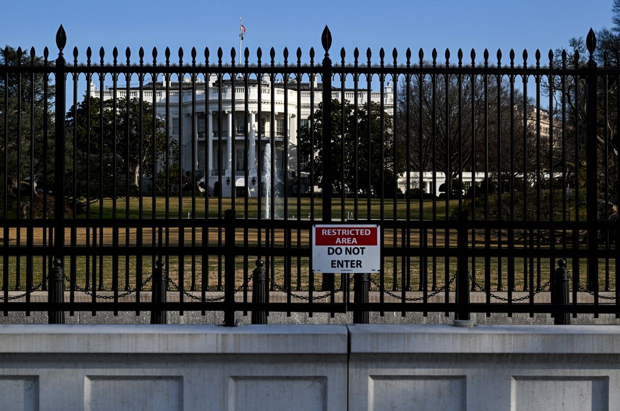 US Secret Service shoots armed man near White House