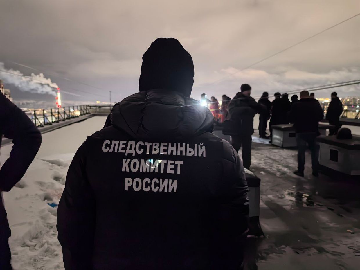 Shooter opens fire on police in Russia's Murmansk