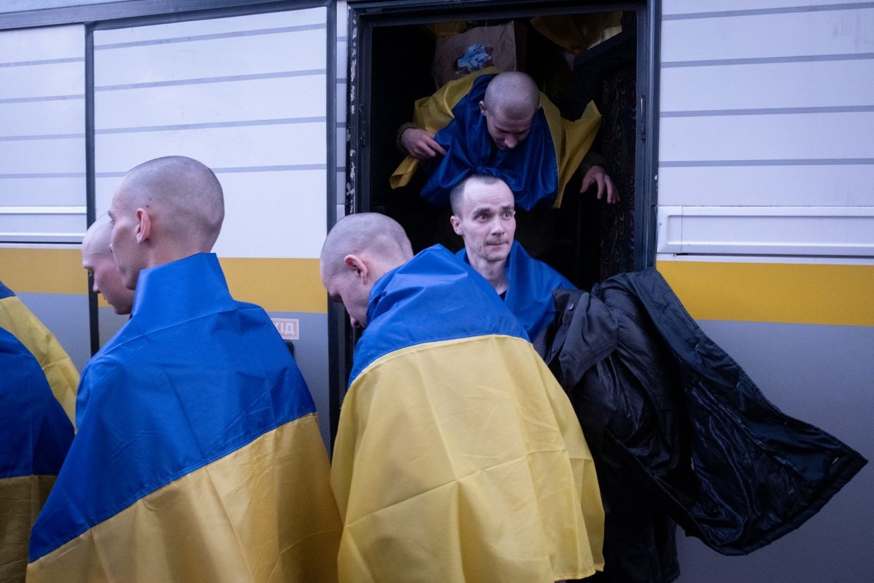 Ukraine brings home 277 POWs in swap with Russia