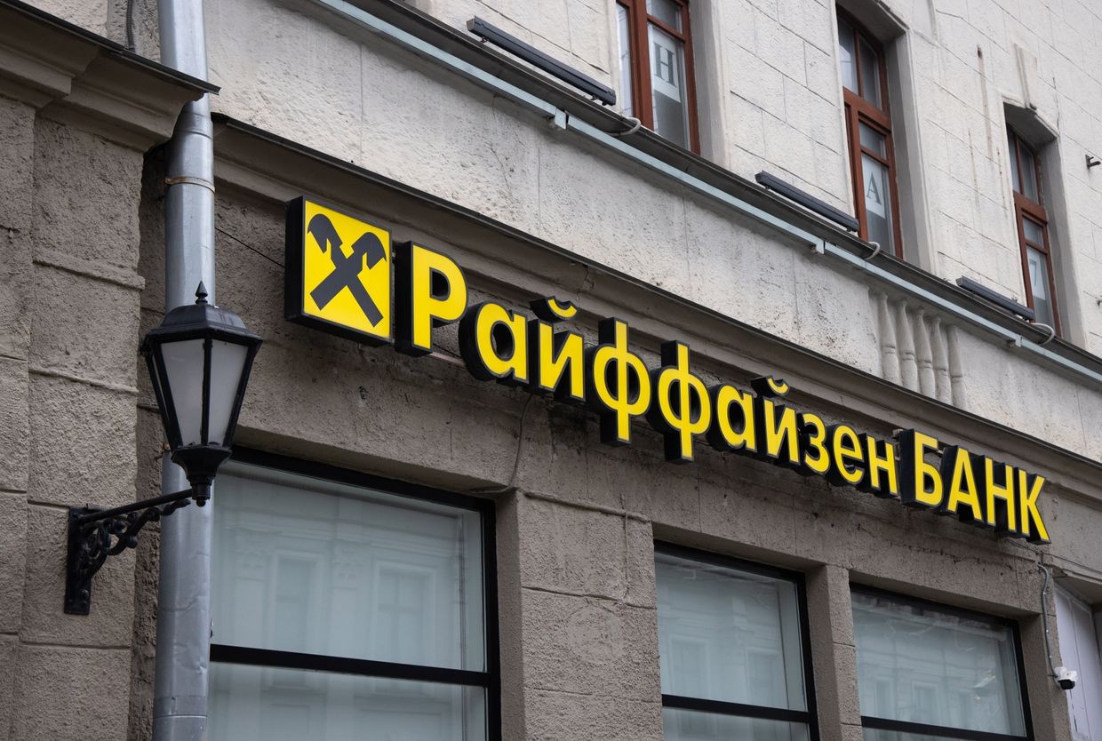 Raiffeisen halts plans to sell Russian subsidiary, FT reports