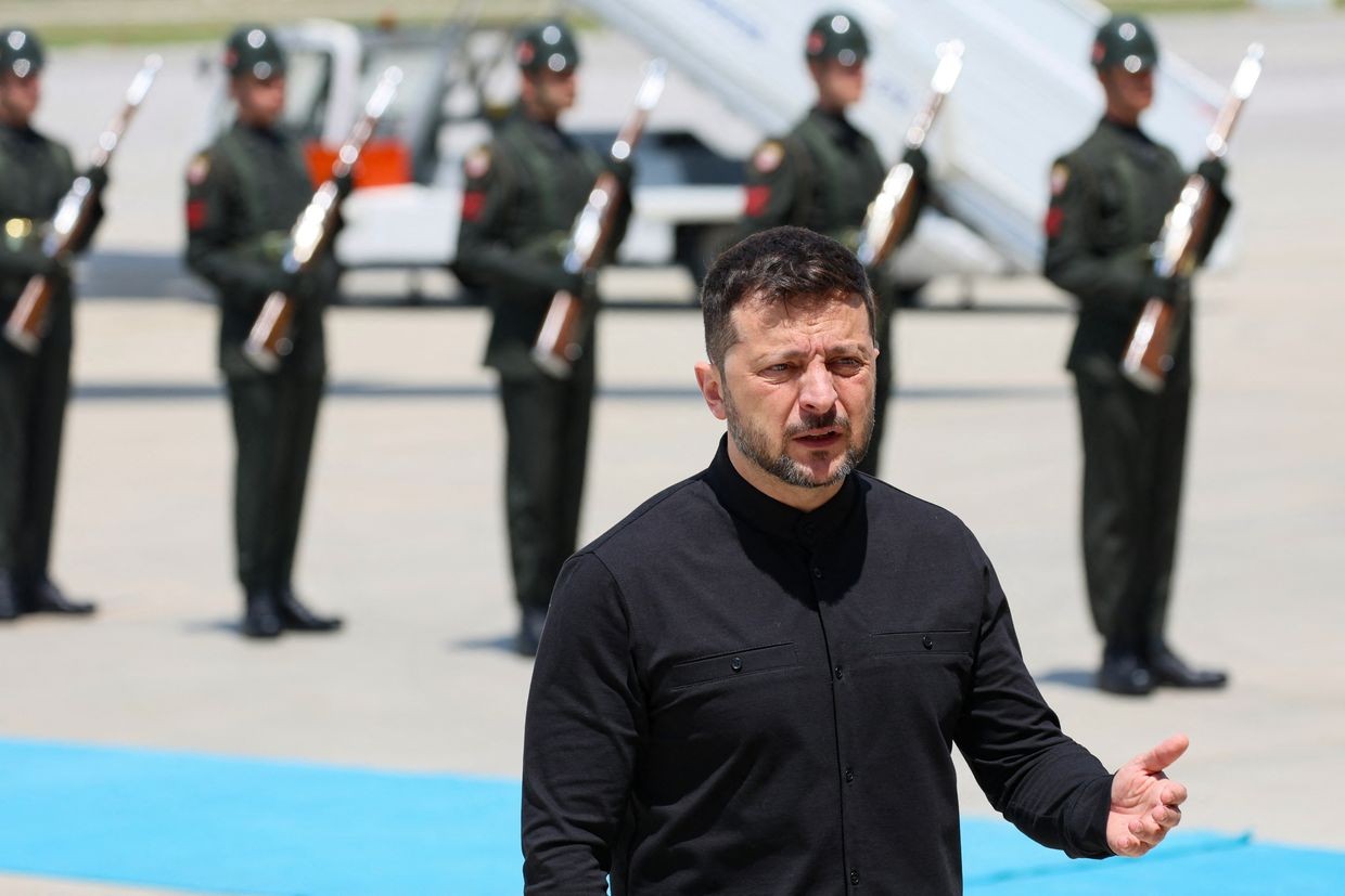 Zelensky decries Russia's 'sham' delegation ahead of potential peace talks in Turkey