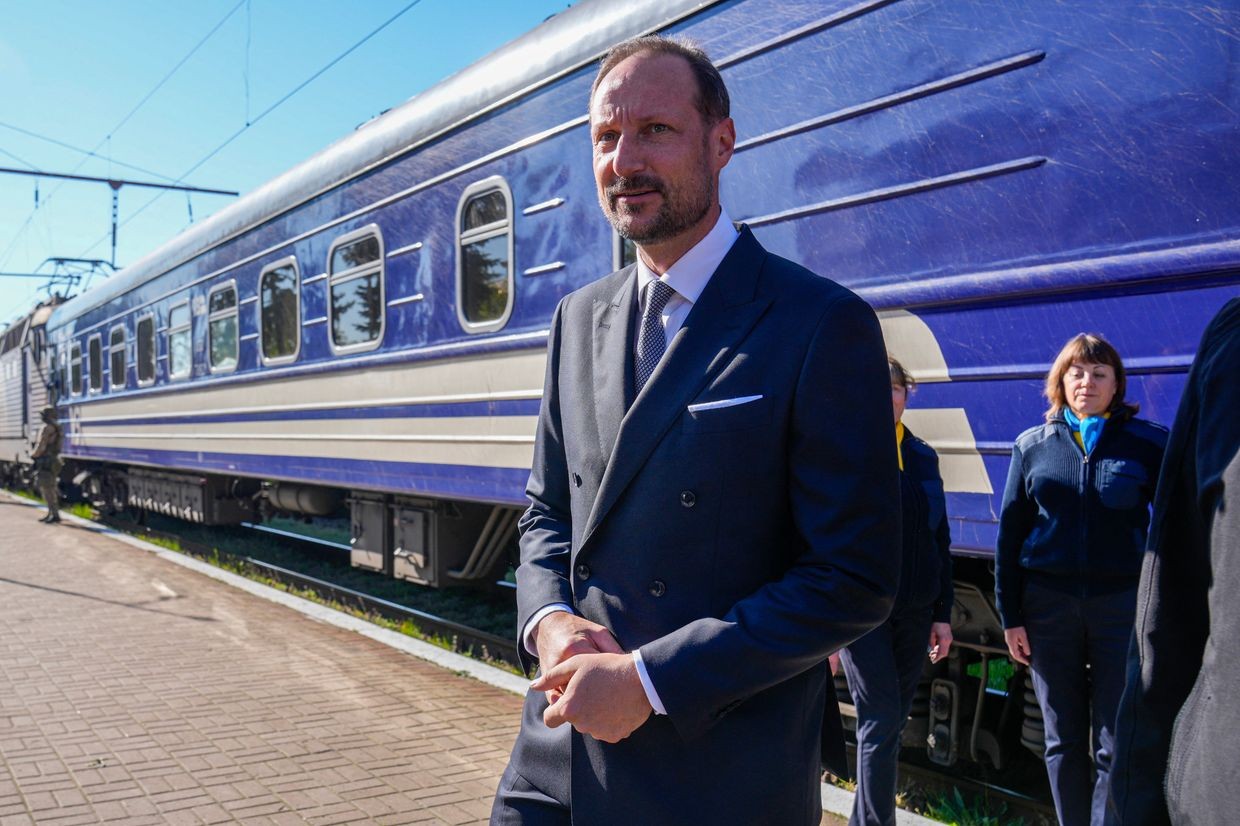 Norway's Crown Prince Haakon arrives in Ukraine in historic visit, meets Zelensky