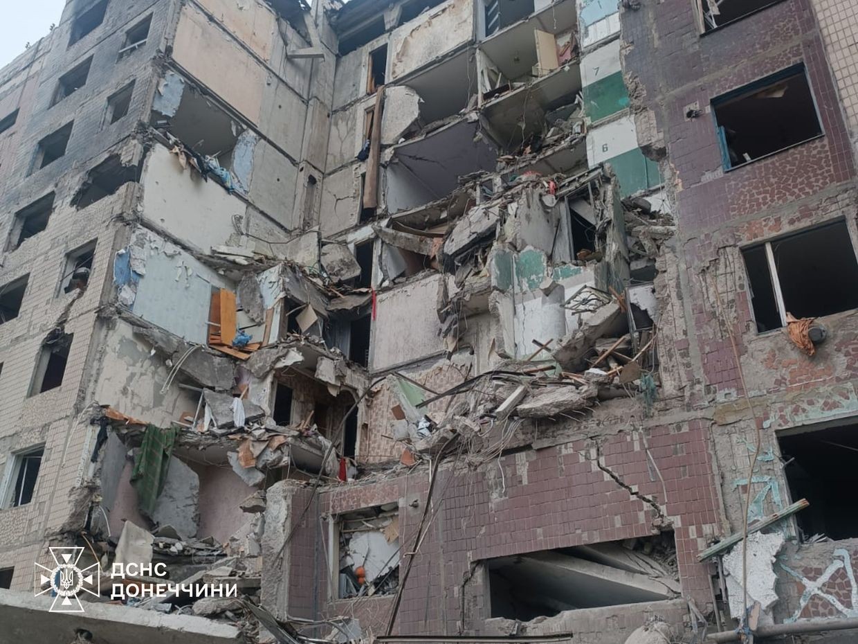 Russian attacks kill, injure Ukrainian civilians despite Putin's Victory Day 'ceasefire'