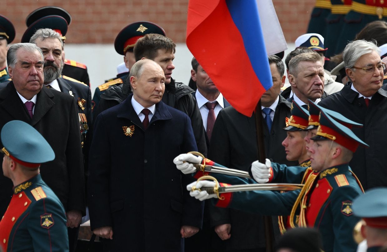 Russia's President Vladimir Putin and foreign leaders lay flowers at the Tomb of the Unknown Soldier by the Kremlin wall on May 9, 2024 (Maksim Blinov/Pool/AFP via Getty Images)