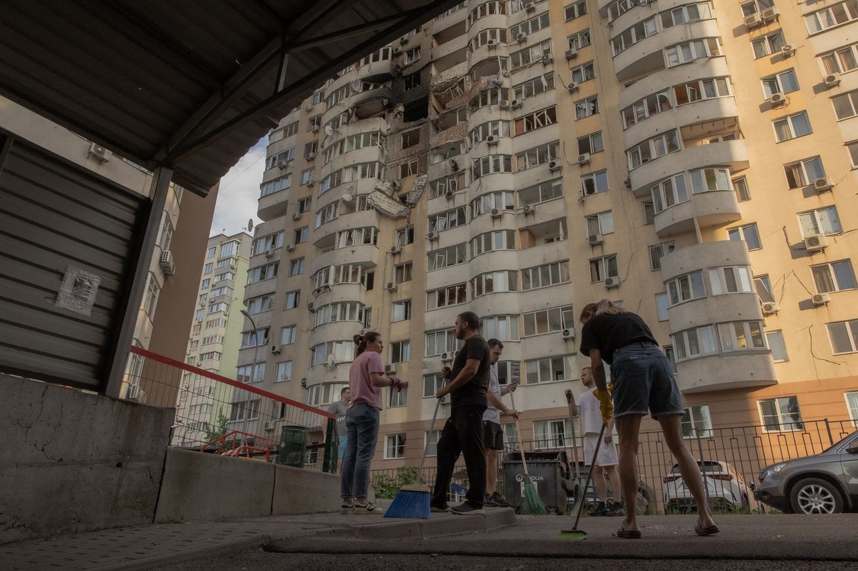 5 killed, 73 injured in Russian attacks on Ukraine over past day