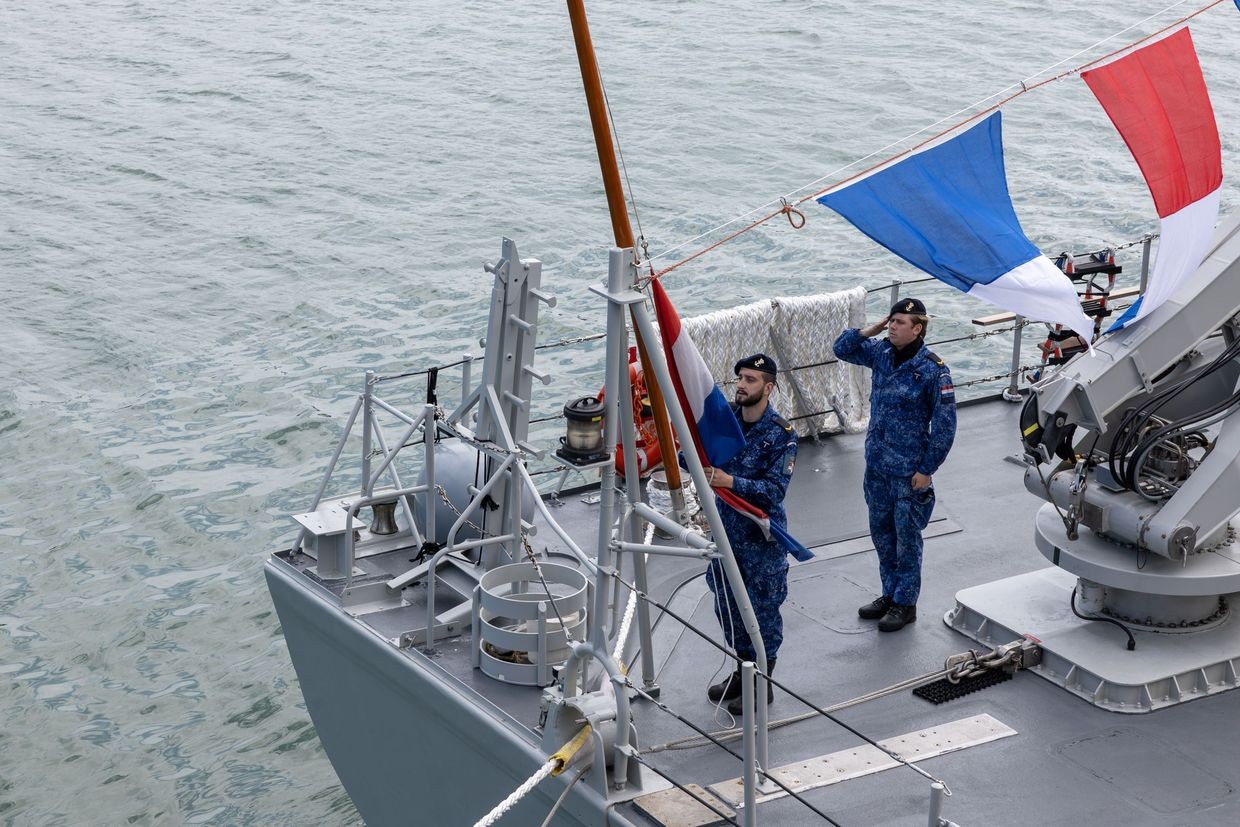 Netherlands, Belgium hand over 2 minehunters to boost Ukraine’s naval defenses