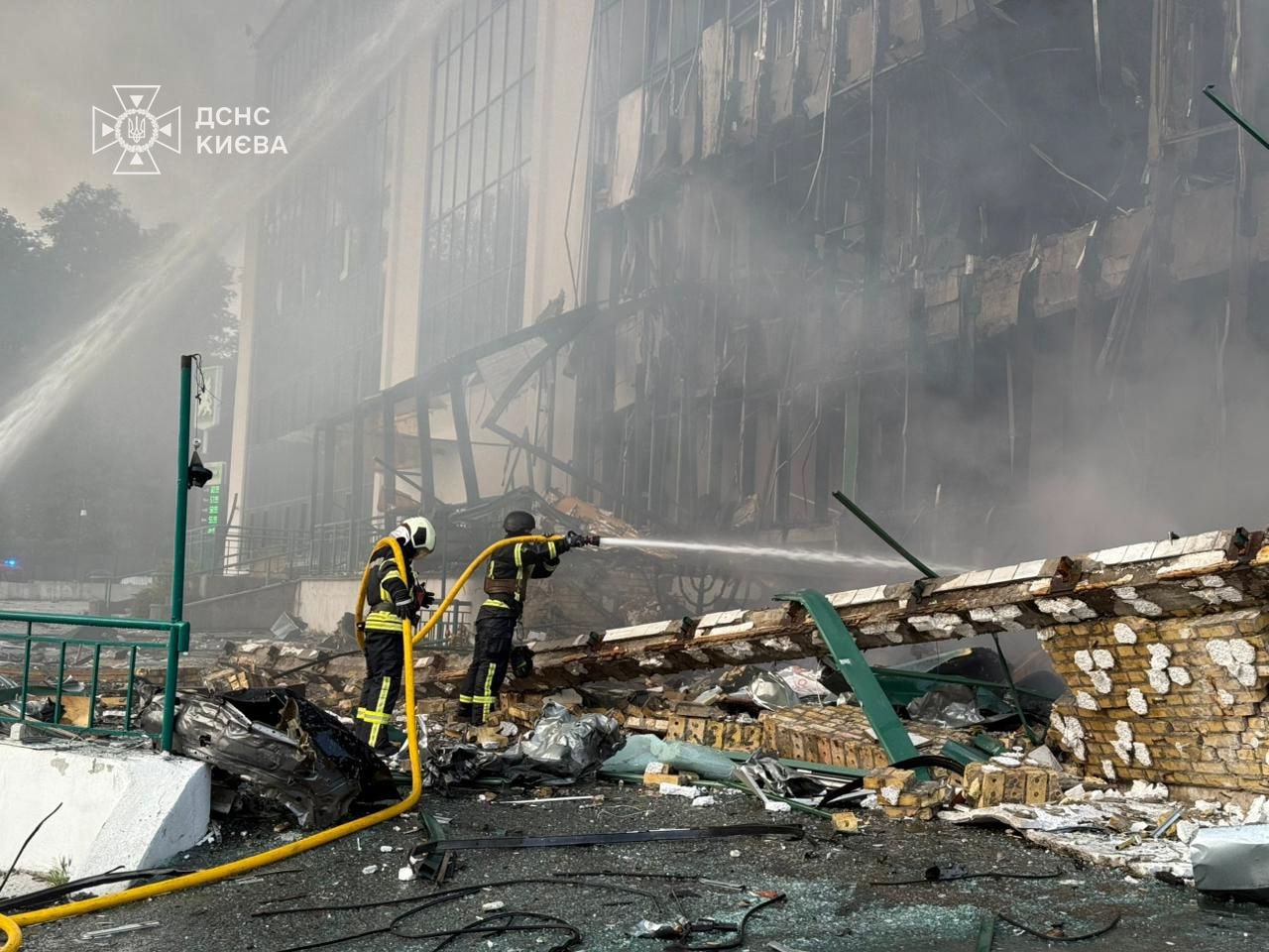 In one of largest attacks on Ukraine's capital, Russian barrage hits Kyiv, Odesa, kills 3, injures 12