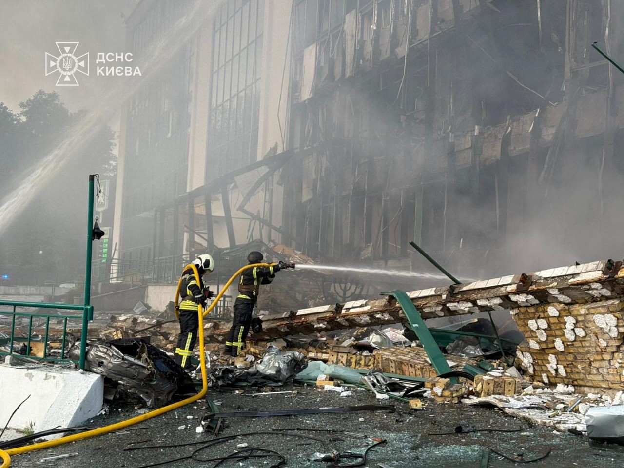 In one of largest attacks on Ukraine's capital, Russian barrage hits Kyiv, Odesa, kills 3, injures 12
