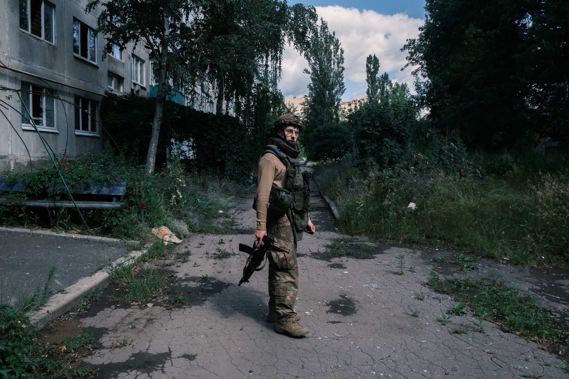 24 hours inside Pokrovsk: Battle for key Ukrainian city enters its final act
